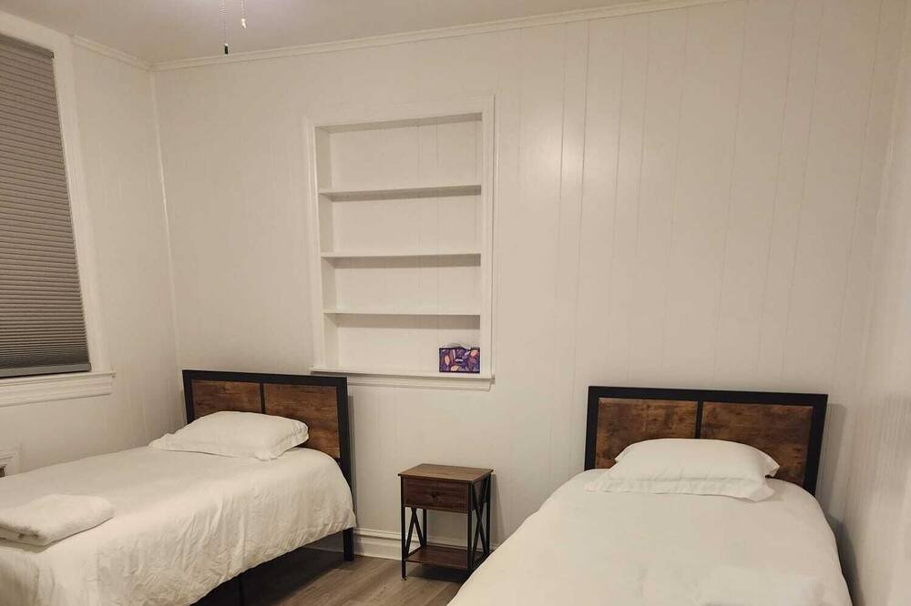 Photo of Bedroom in Woodridge
