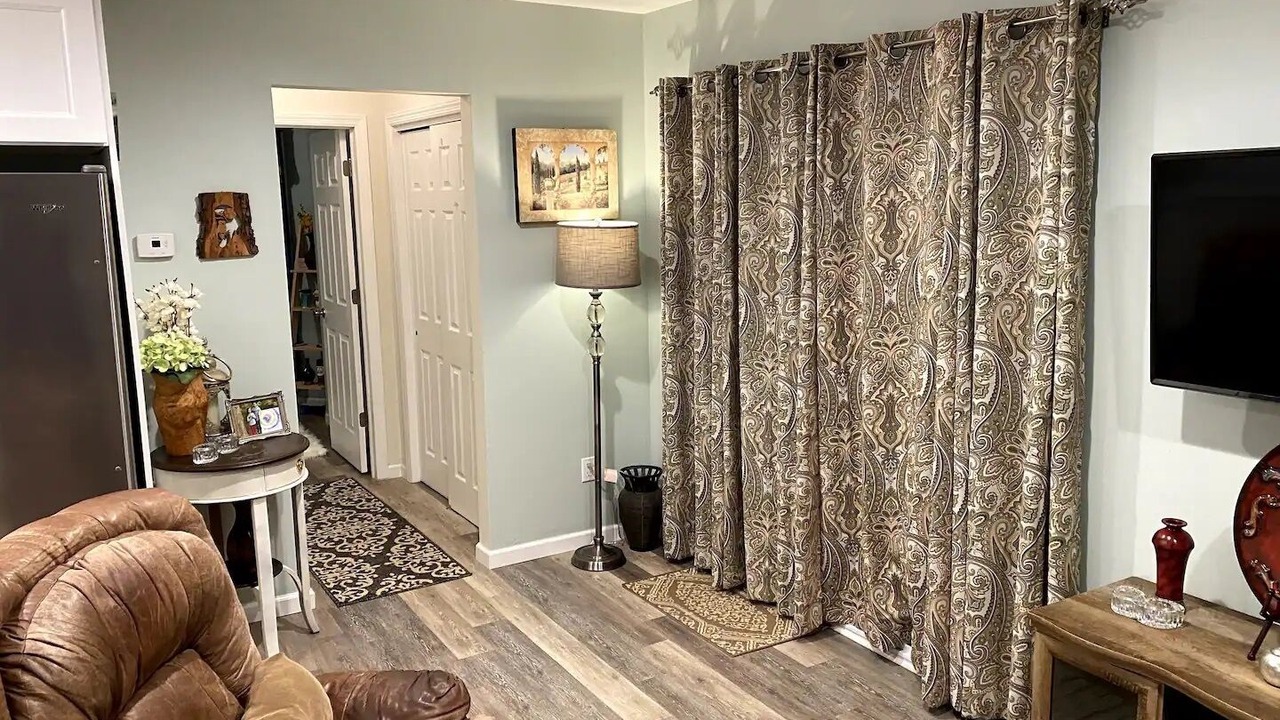 Photo of Livingroom in West Babylon