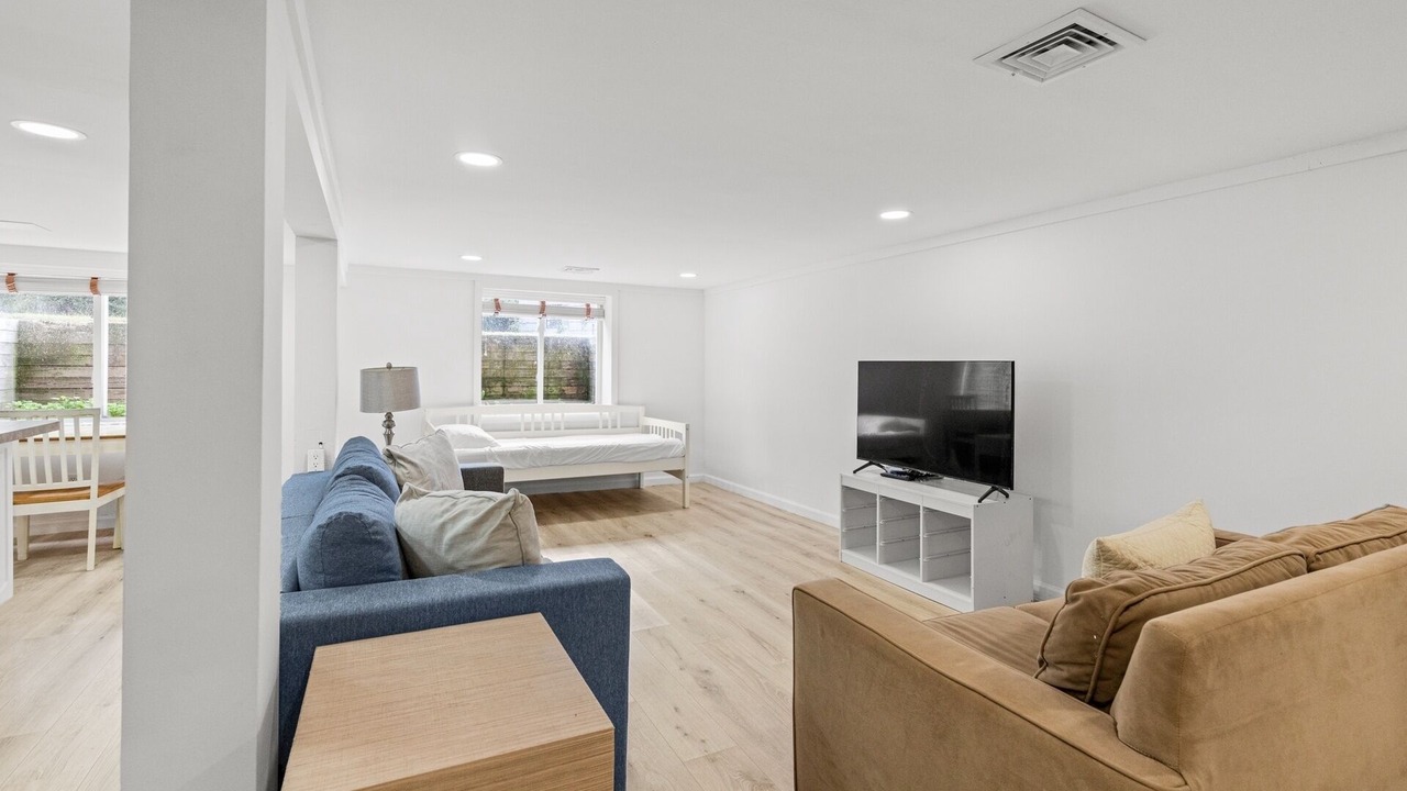 Photo of Livingroom in Westhampton Beach