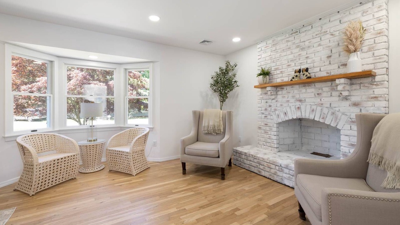 Photo of Livingroom in Westhampton Beach