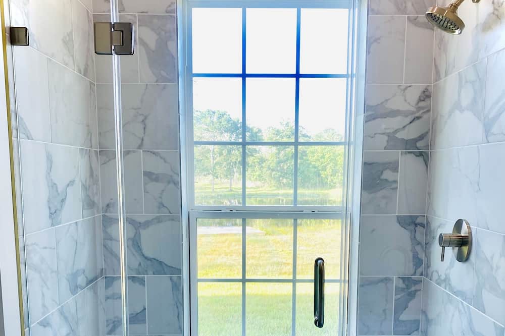 Photo of Bathroom in Lake Jackson