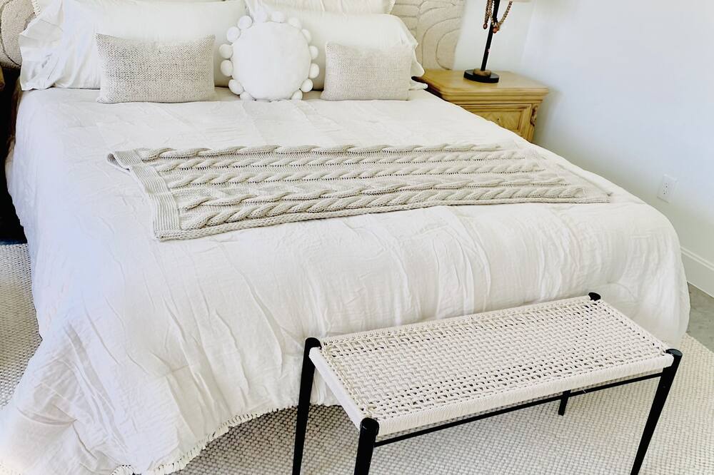 Photo of Bedroom in Lake Jackson
