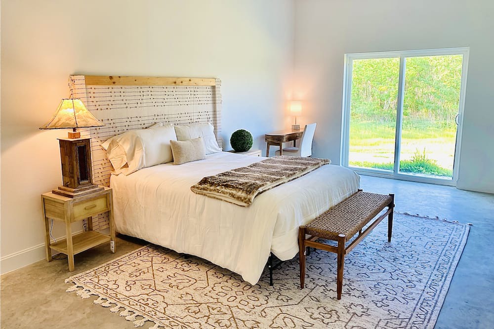 Photo of Bedroom in Lake Jackson