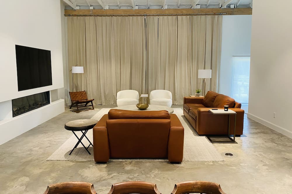 Photo of Livingroom in Lake Jackson