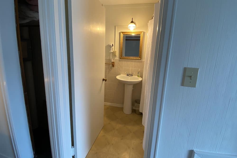 Photo of Bathroom in East Dorset