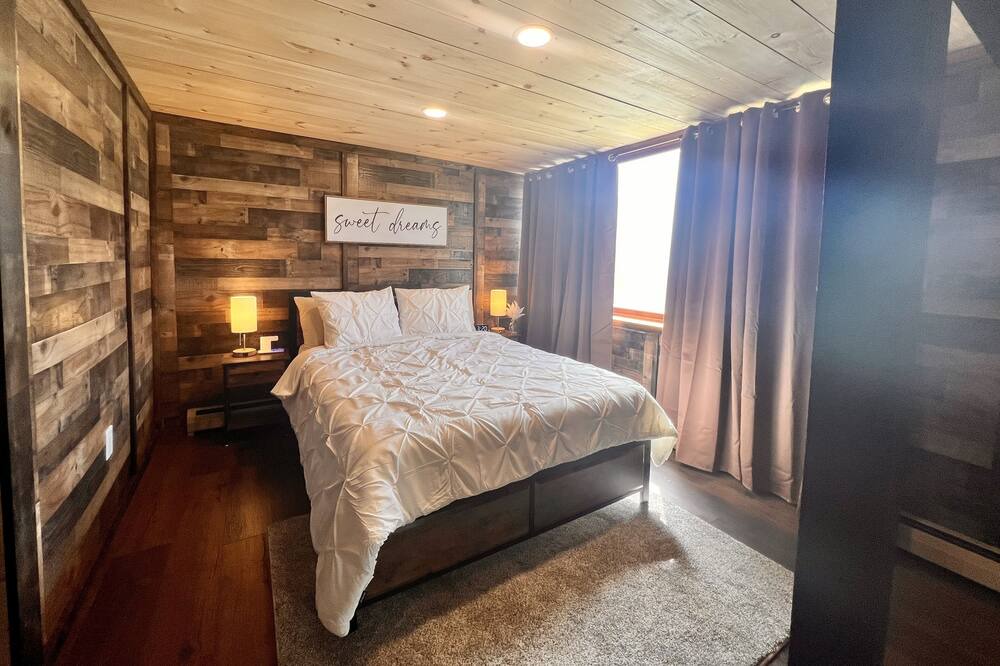 Photo of Bedroom in Colebrook