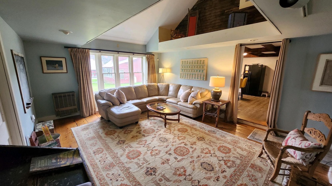 Photo of Livingroom in Bridgewater