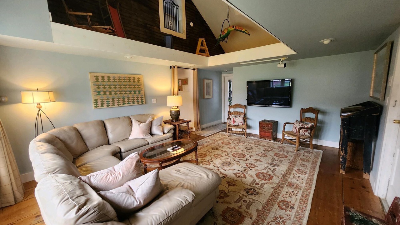 Photo of Livingroom in Bridgewater