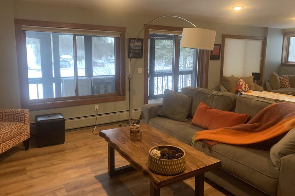 Photo of Livingroom in Eden