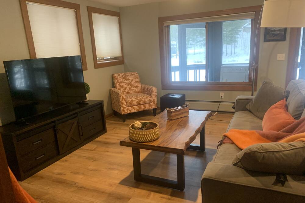 Photo of Livingroom in Eden