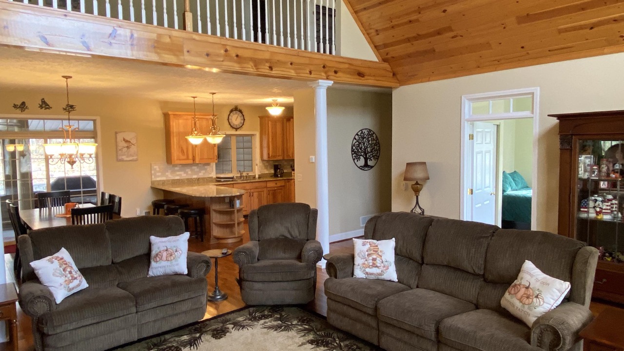 Photo of Livingroom in Alpine Lake
