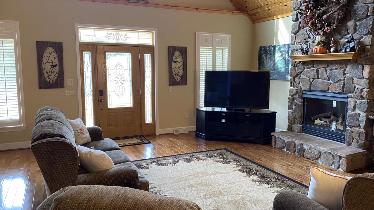 Photo of Livingroom in Alpine Lake