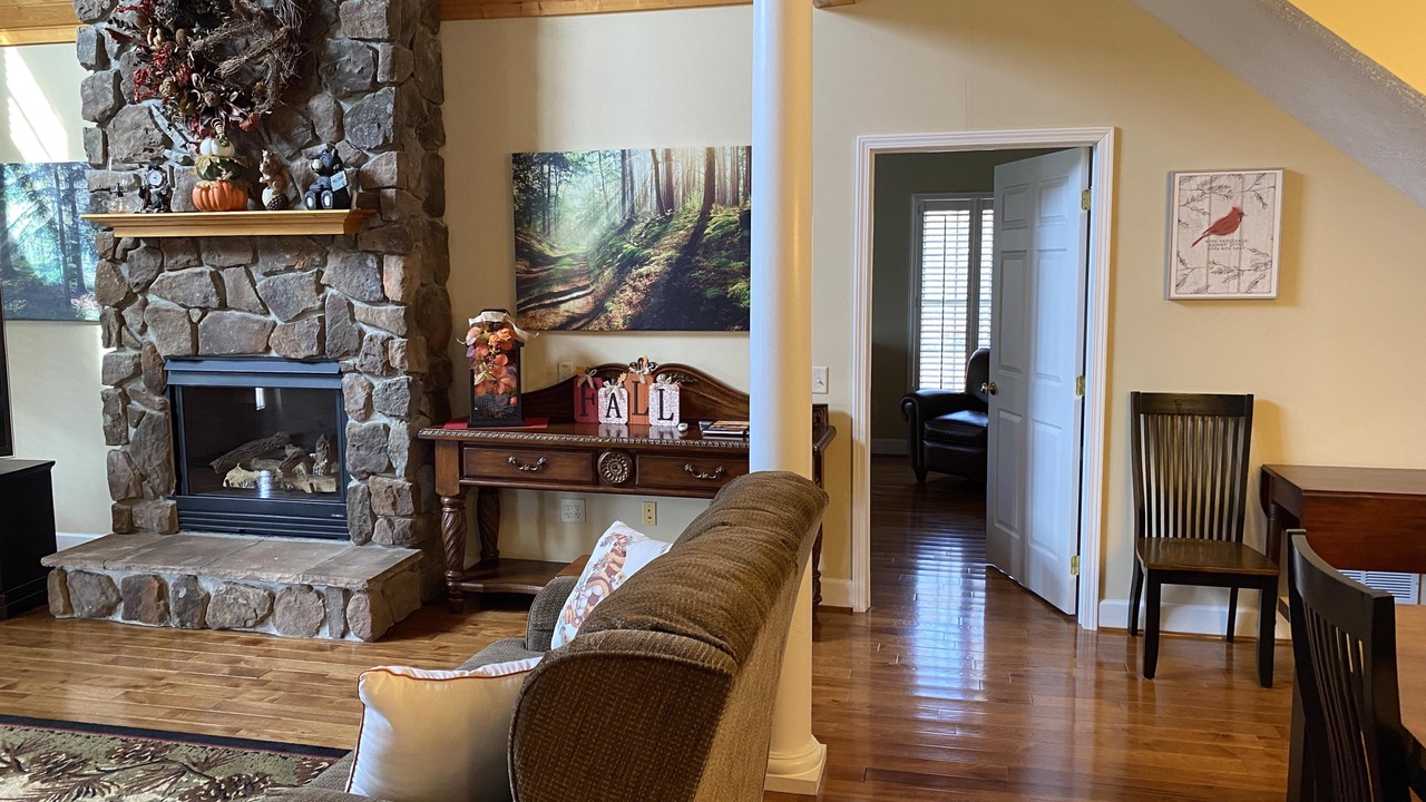Photo of Livingroom in Alpine Lake