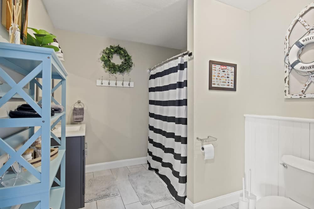 Photo of Bathroom in Lodi