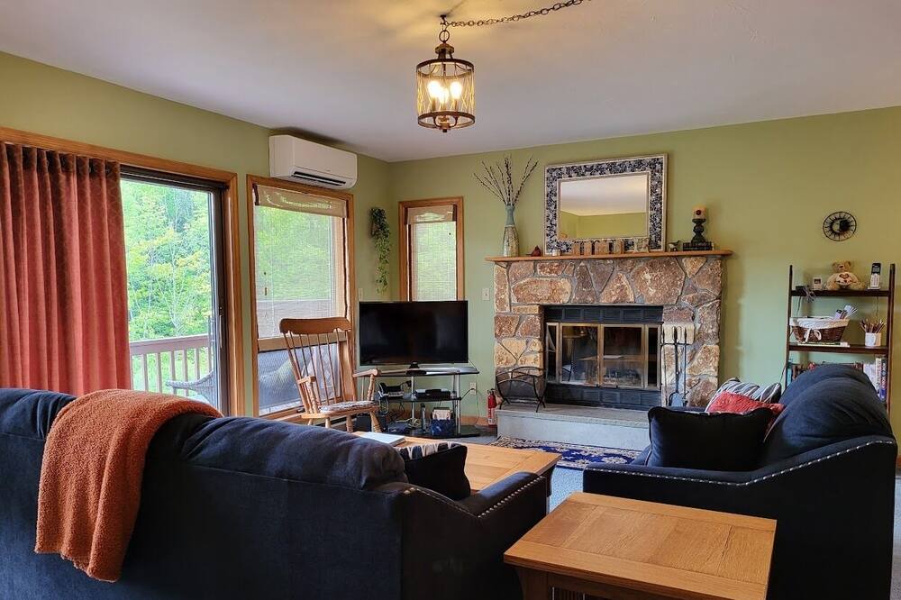 Photo of Livingroom in East Jewett