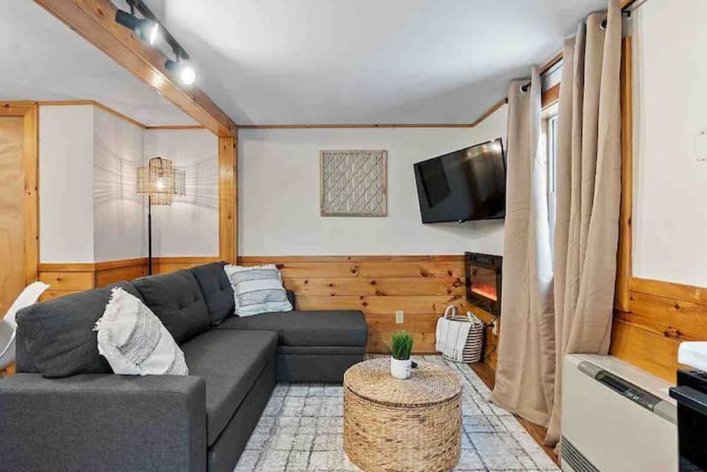 Photo of Livingroom in Thornton