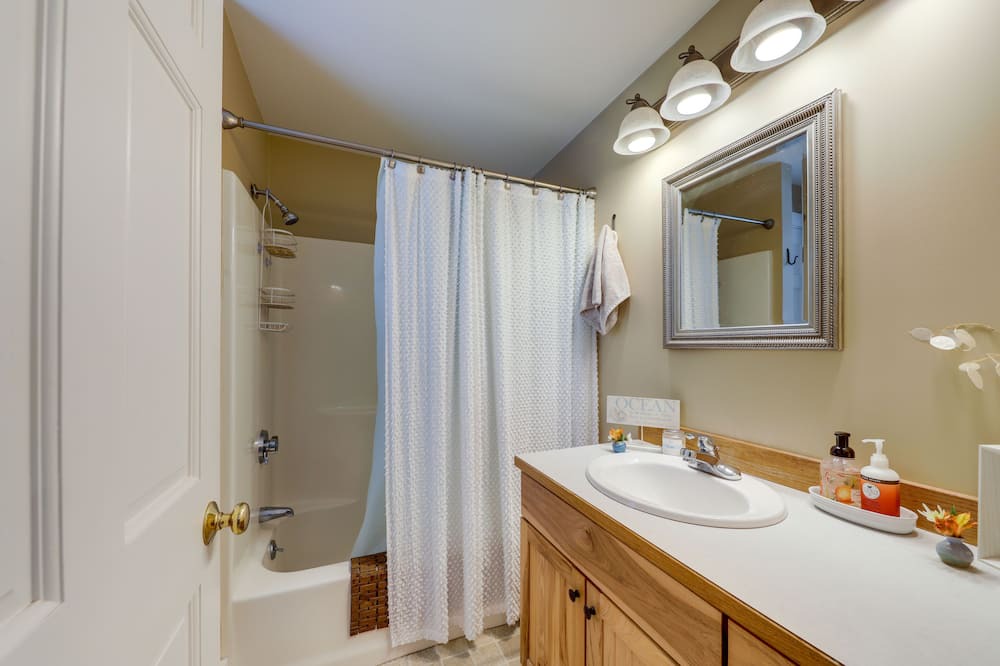 Photo of Bathroom in Biddeford Pool