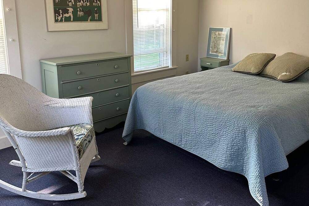 Photo of Bedroom in Weybridge