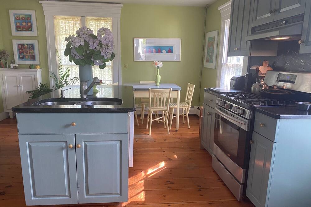 Photo of Kitchen in Weybridge