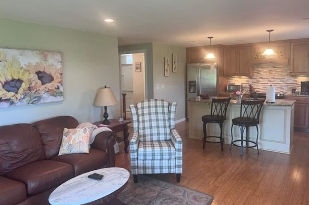 Photo of Livingroom in Lochmere