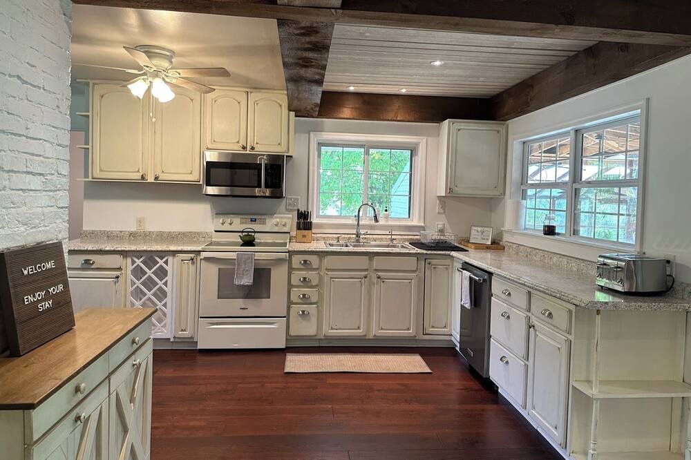 Photo of Kitchen in Bakerton