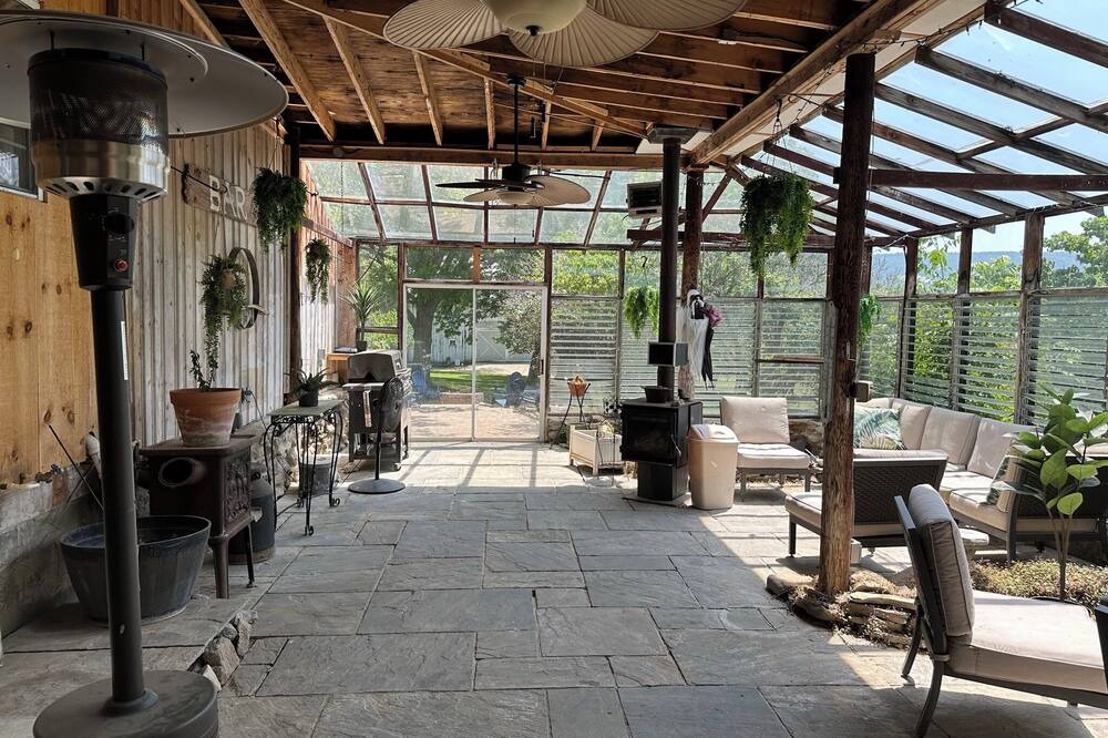 Photo of Outdoor in Bakerton