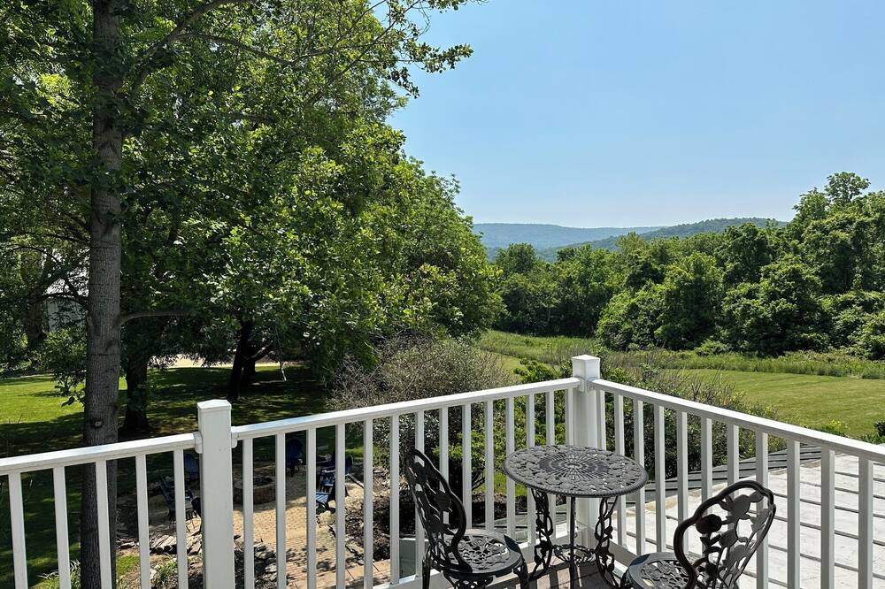 Photo of Outdoor in Bakerton