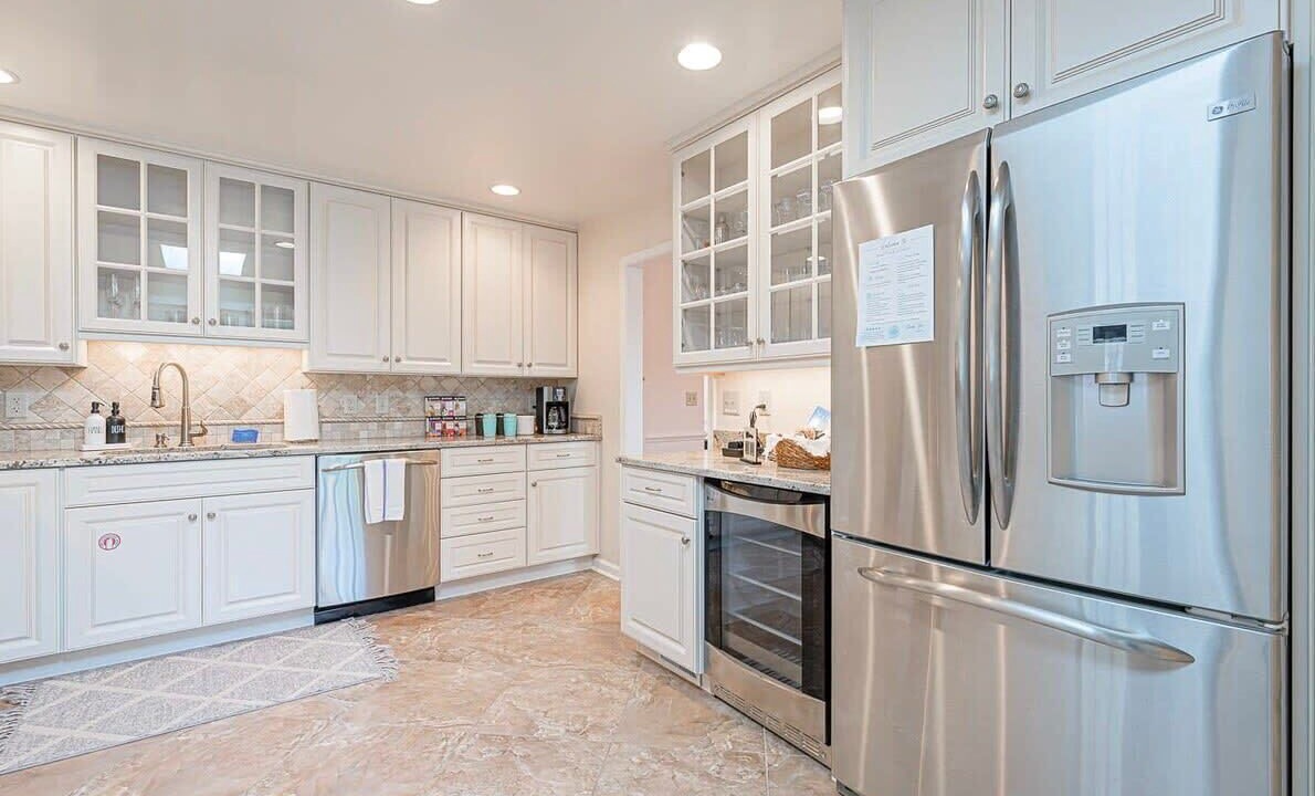 Photo of Kitchen in White Stone