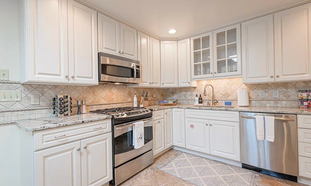 Photo of Kitchen in White Stone