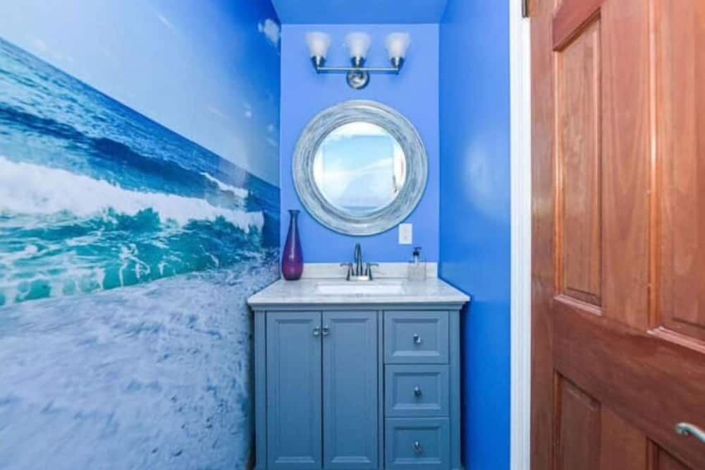 Photo of Bathroom in Massapequa