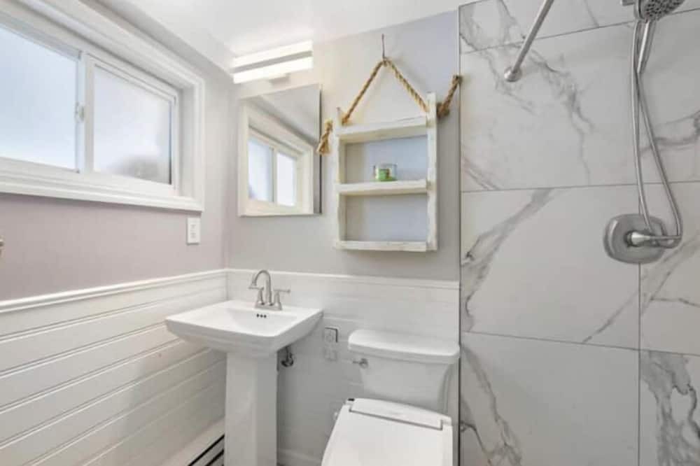 Photo of Bathroom in Massapequa