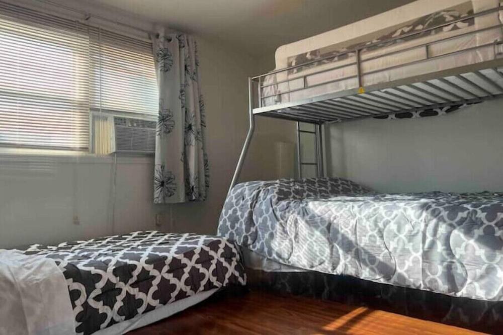 Photo of Bedroom in Massapequa