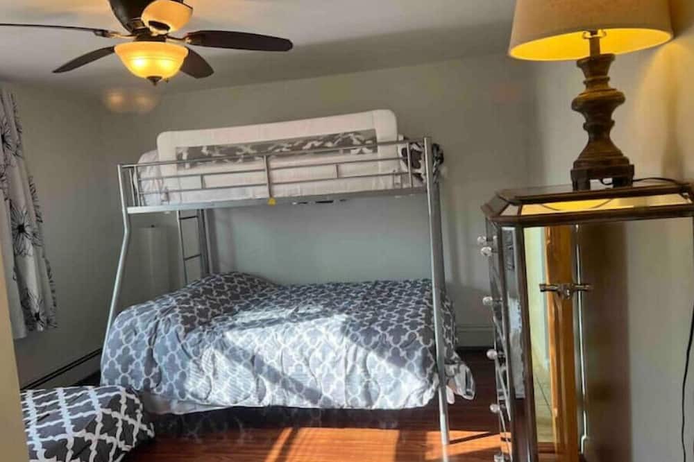 Photo of Bedroom in Massapequa