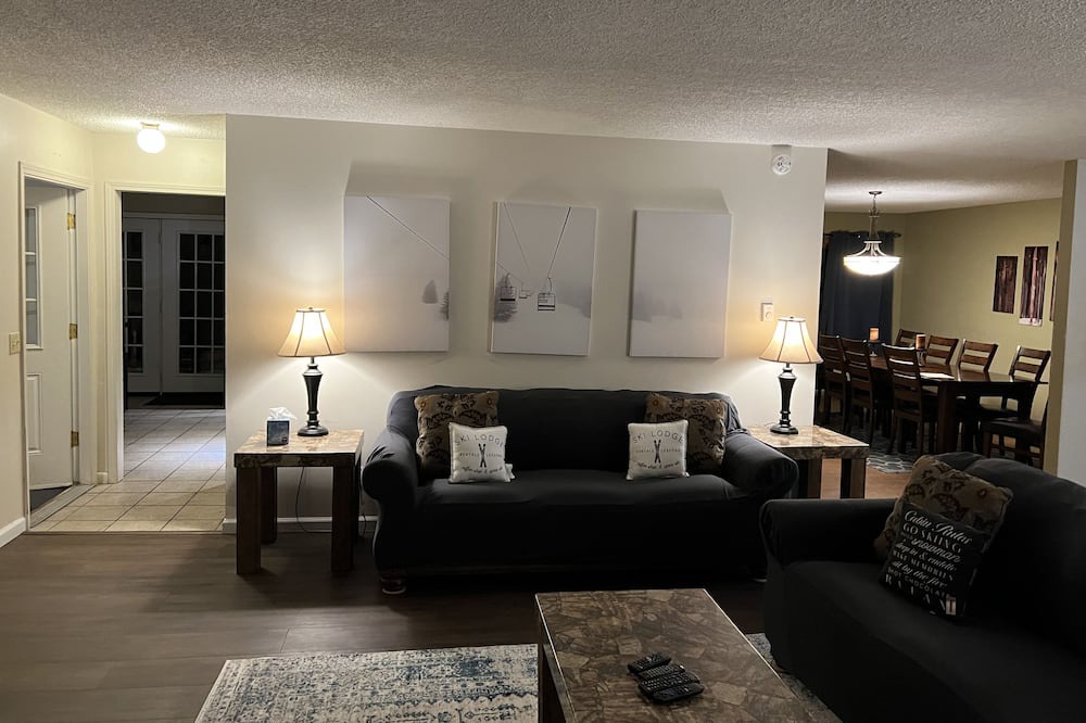 Photo of Livingroom in Great Valley