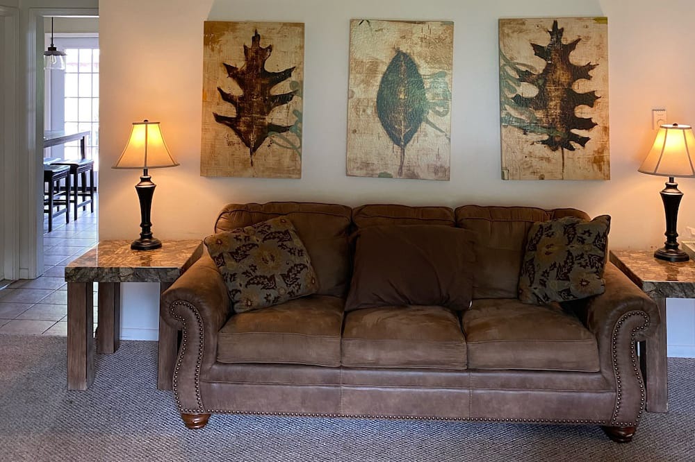Photo of Livingroom in Great Valley