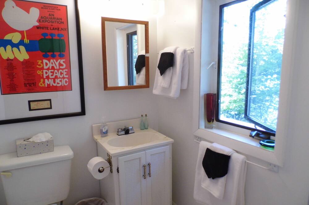 Photo of Bathroom in Ticonderoga