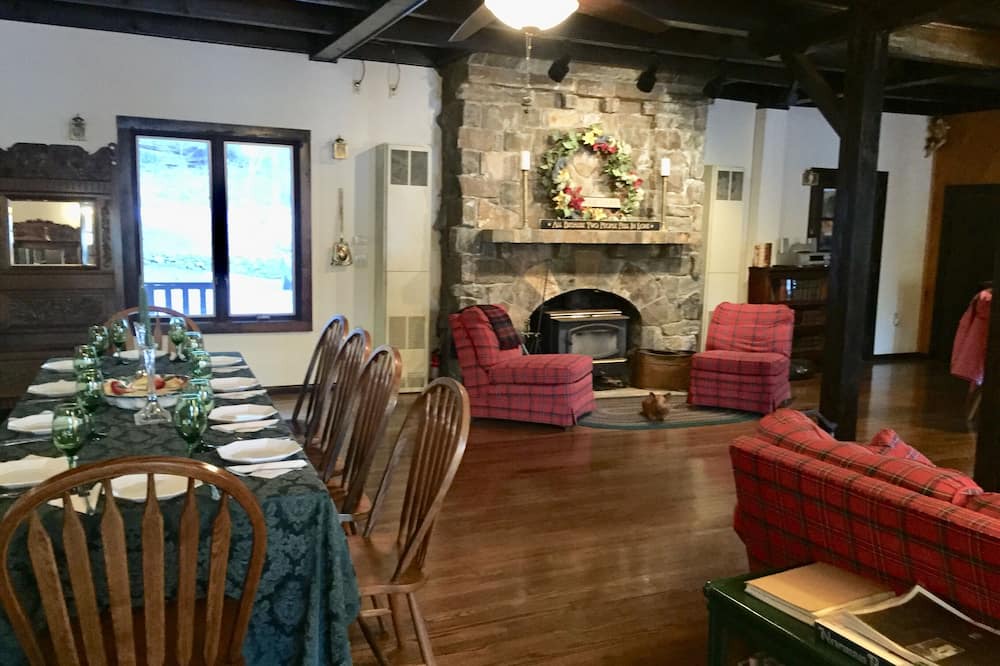 Photo of Outdoor in Ticonderoga