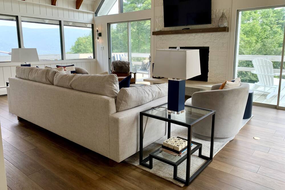 Photo of Livingroom in East Dorset