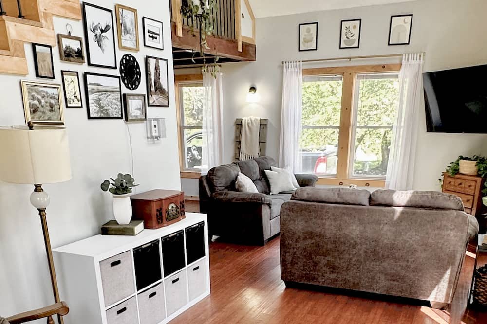 Photo of Livingroom in West Burke
