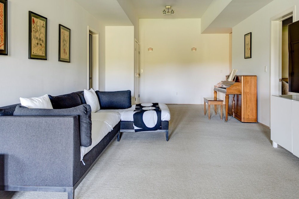 Photo of Livingroom in Eastport