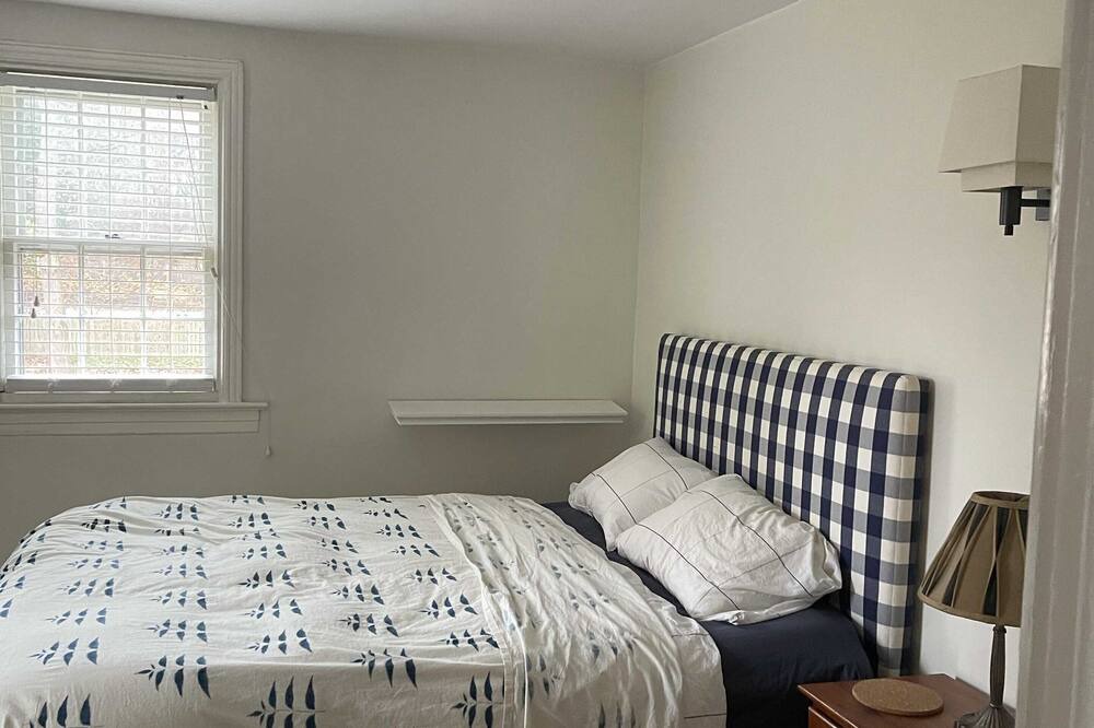 Photo of Bedroom in Palisades
