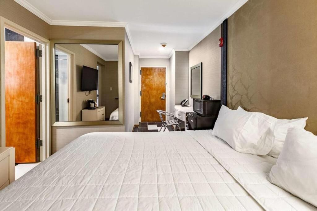 Photo of Bedroom in Borough Park