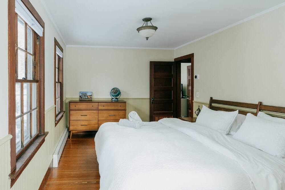 Photo of Bedroom in Phoenicia