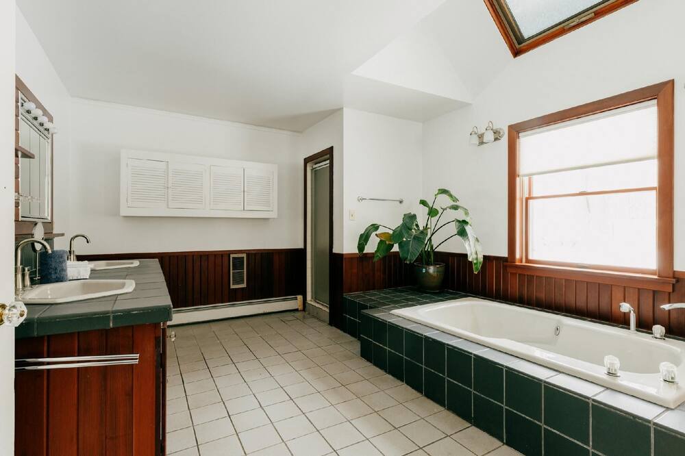 Photo of Bedroom in Phoenicia