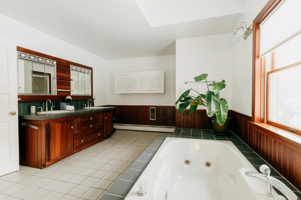 Photo of Bathroom in Phoenicia