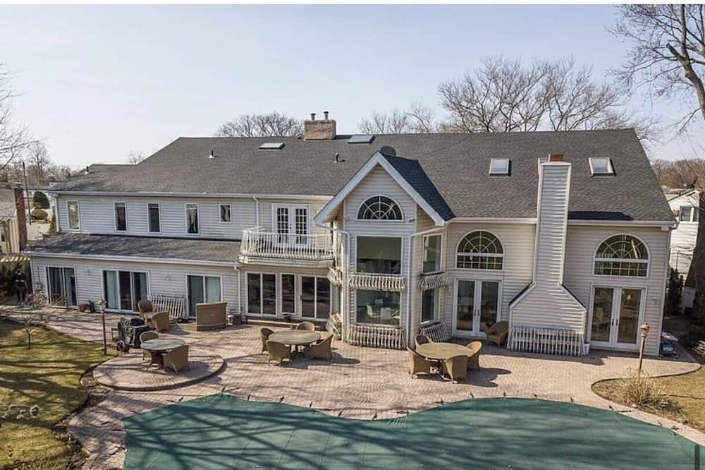 Photo of Outdoor in Malverne