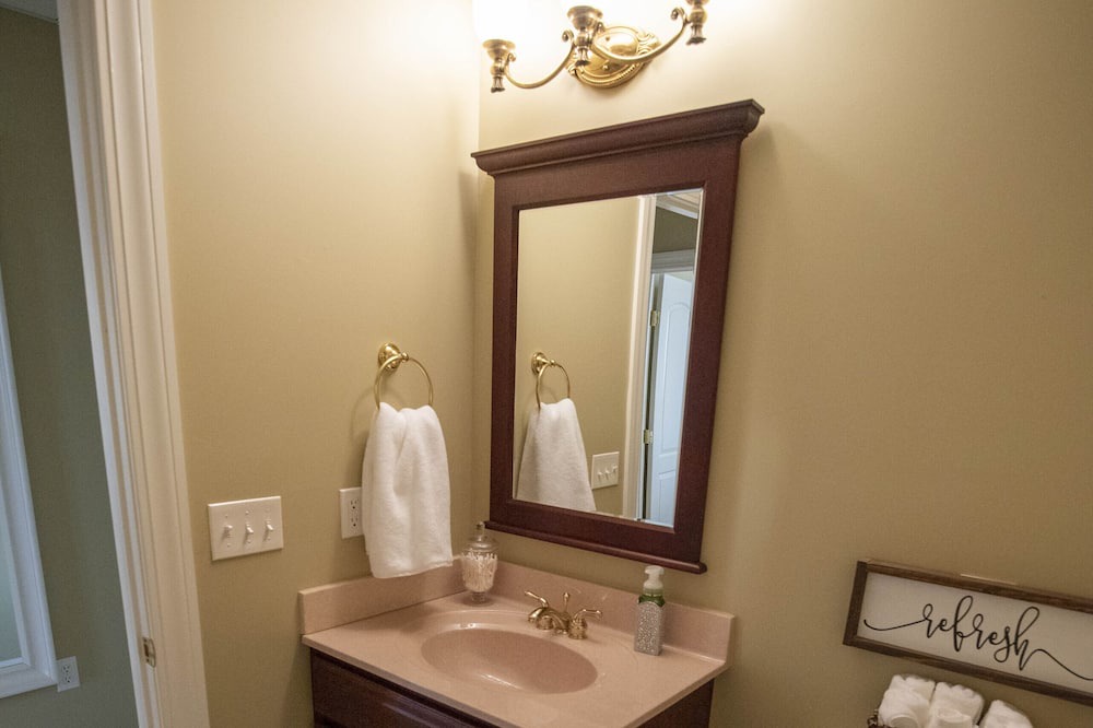 Photo of Bathroom in Ovid