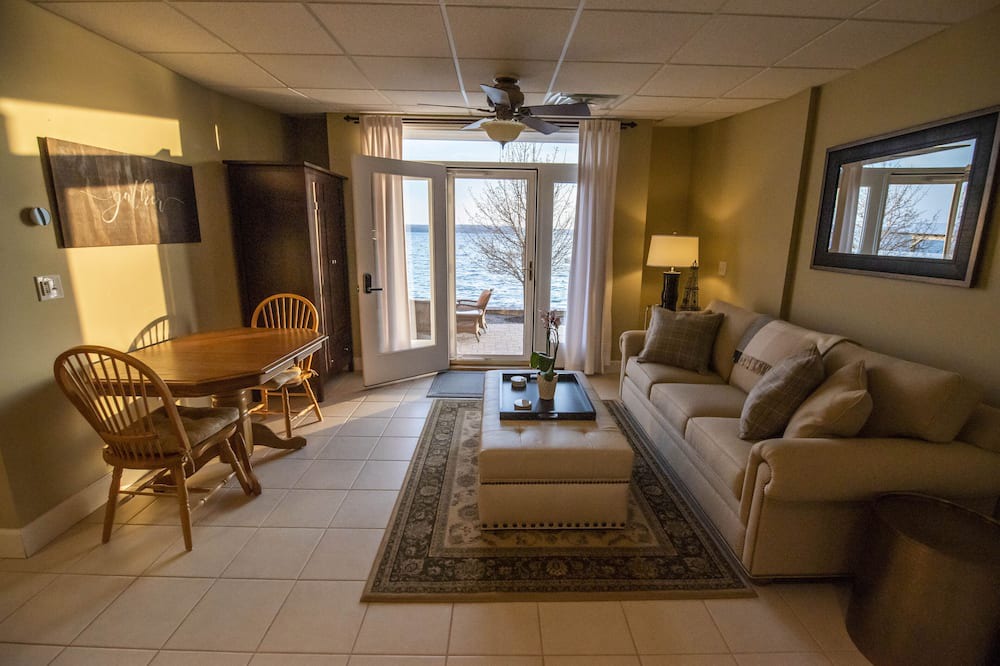 Photo of Livingroom in Ovid
