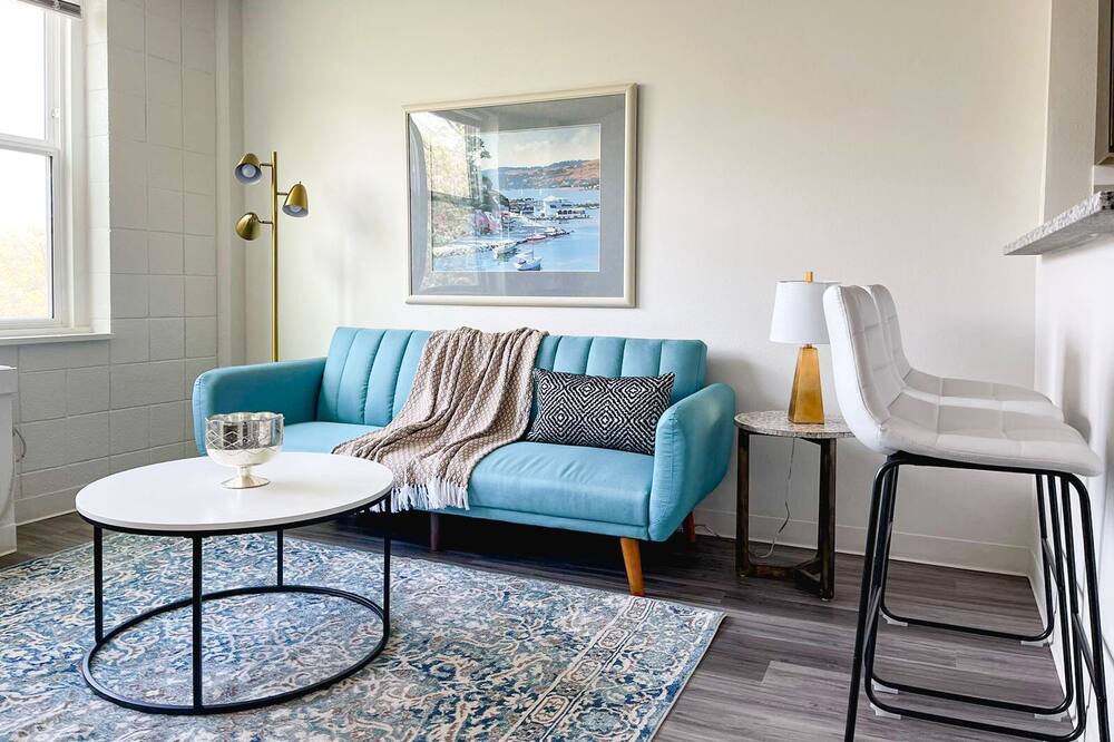 Photo of Livingroom in Corryville