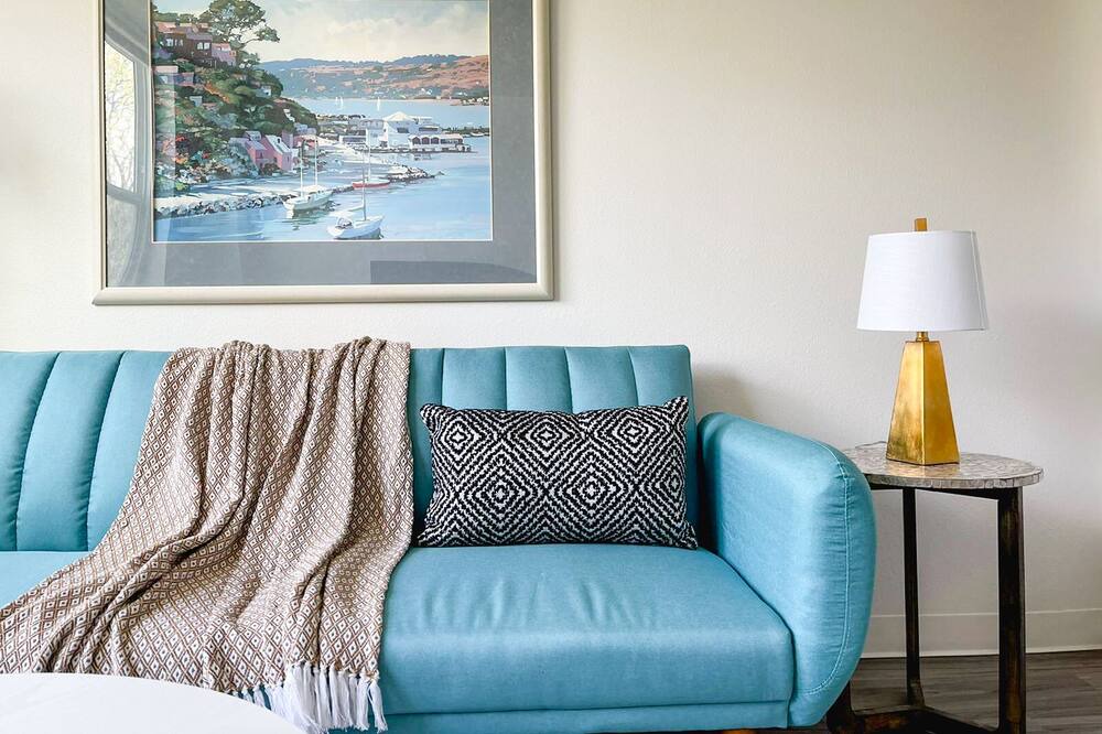 Photo of Livingroom in Corryville
